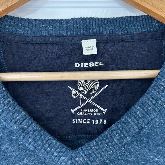 Diesel Blue V-Neck Knit Sweater Men’s Size Medium Cotton Blend Casual Pullover - Picture 3 of 7